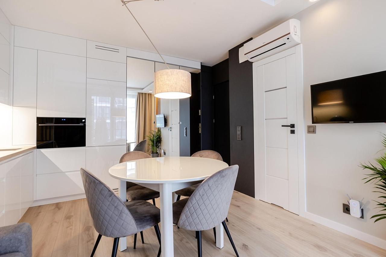 Apartment Wola, Wi-Fi, Smart Lock, Air Condition Warszawa Exteriör bild